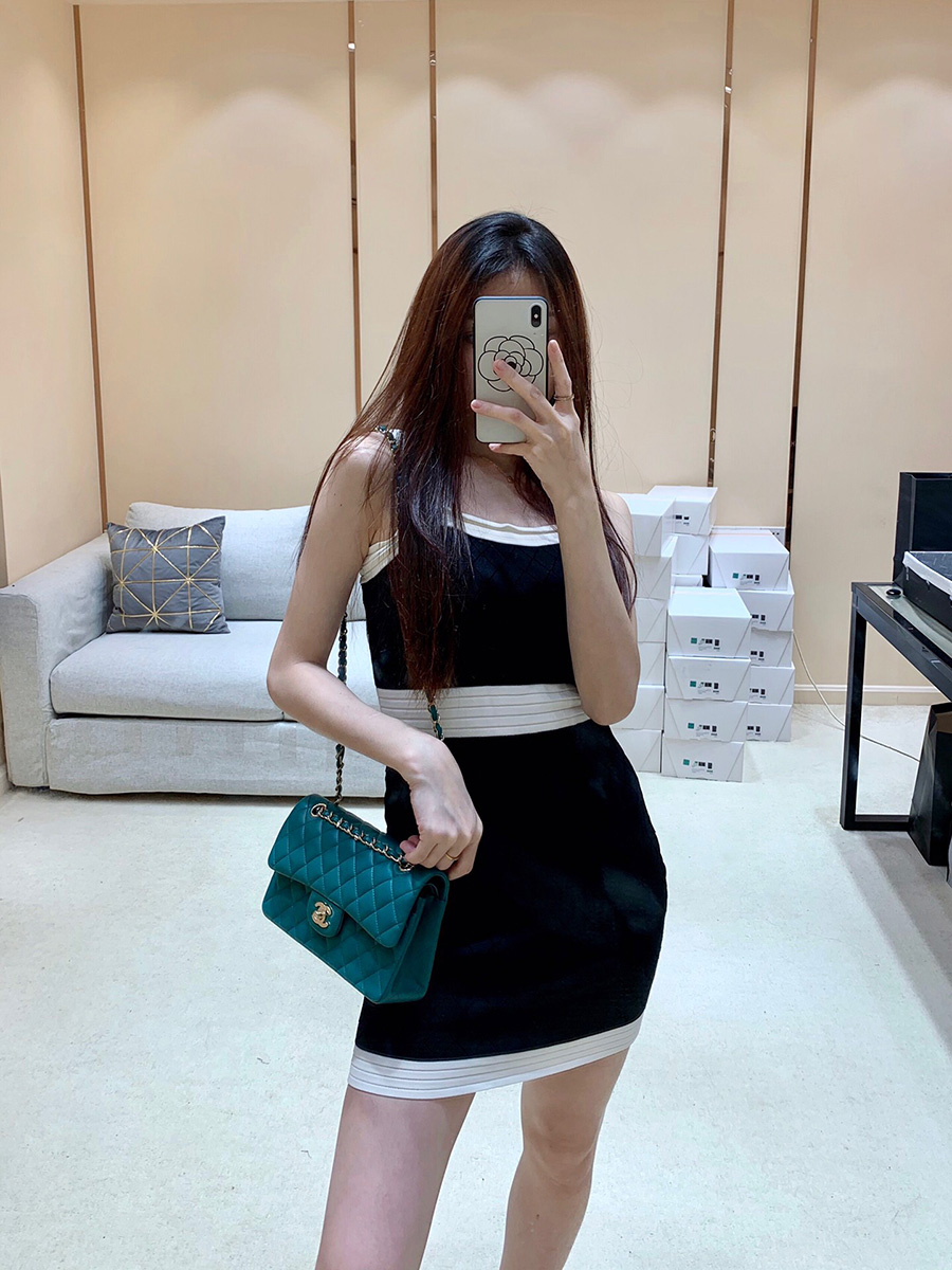 [홍콩명품,CHANEL] 샤넬 WOC 플랩백 CC로고 금장 청녹색, 25cm, BDA, 명품가방,최신,22SS,여자가방,미러급,레플리카,무브타임,직구쇼핑몰