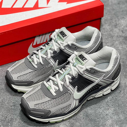 [홍콩명품.NIKE] 나이키 23SS Air Zoom Vomero 5 스니커즈 (그레이-블랙), SE2168, S2, 무브타임사이트,인터넷명품쇼핑몰,남자명품,슈즈,신발