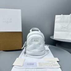 [홍콩명품.Maison Margiela] 메종마르지엘라 24SS 로고 글램슬램 백팩 S56WA0014 (화이트), BGM2790, 홍콩명품가방,명품쇼핑몰,크로스백,핸드백,구매대행,무브타임