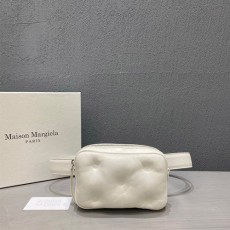 [홍콩명품.Maison Margiela] 메종마르지엘라 24SS 로고 레더 가죽 벨트백 힙색 (화이트), BGM2837, 홍콩명품가방,명품쇼핑몰,크로스백,핸드백,구매대행,무브타임