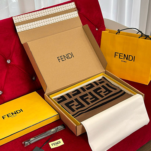 [홍콩명품,FENDI] 펜디 24SS 로고 패턴 캐시미어 스카프 머플러 (브라운), ET2455, JX, 홍콩명품가방,명품쇼핑몰,크로스백,핸드백,구매대행,무브타임