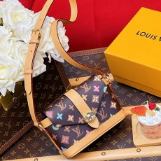 [홍콩명품.LOUIS VUITTON] 루이비통 24SS 모노그램 엔벨로프 웨어러블 월릿 M83346 (브라운), BGM3288, BDA, 홍콩명품가방,명품쇼핑몰,크로스백,핸드백,구매대행,무브타임