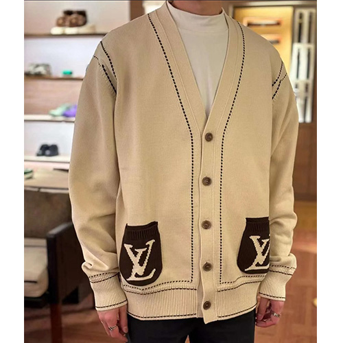 [홍콩명품.LOUIS VUITTON] 루이비통 24SS 로고 V넥 니트 가디건 자켓 (베이지), BM15501, JL, 홍콩명품의류,구매대행,온라인명품