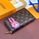 [홍콩명품.LOUIS VUITTON] 루이비통 24SS 로고 모노그램 지피 카드지갑 M83689, BGM3697, BDA, 명품지갑,무브타임쇼핑몰,홍콩명품,사이트,명품쇼핑몰