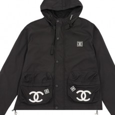 [홍콩명품.CHANEL] 샤넬 24SS 로고 백프린트 나일론 후드 바람막이 자켓 (블랙), BM17957, G5, 홍콩명품의류,구매대행,온라인명품