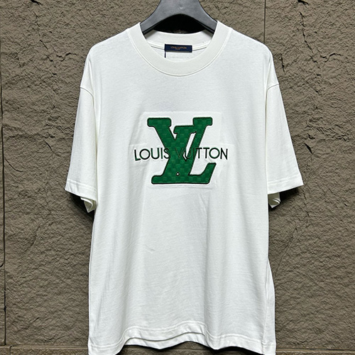 [홍콩명품.LOUIS VUITTON] 루이비통 25SS 로고 자수 반팔 티셔츠 (2컬러), BM19814, KB, 홍콩명품의류,구매대행,온라인명품