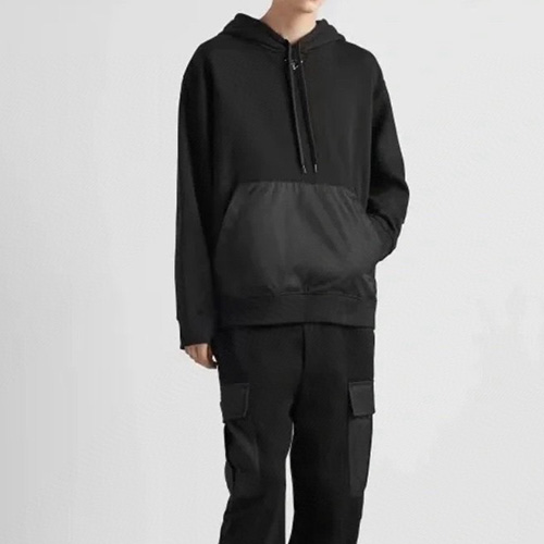 [홍콩명품,PRADA] 프라다 25SS 삼각로고 후드 티셔츠 + 팬츠 바지 상하의 세트 (블랙), BM19897, JL, 홍콩명품의류,구매대행,온라인명품