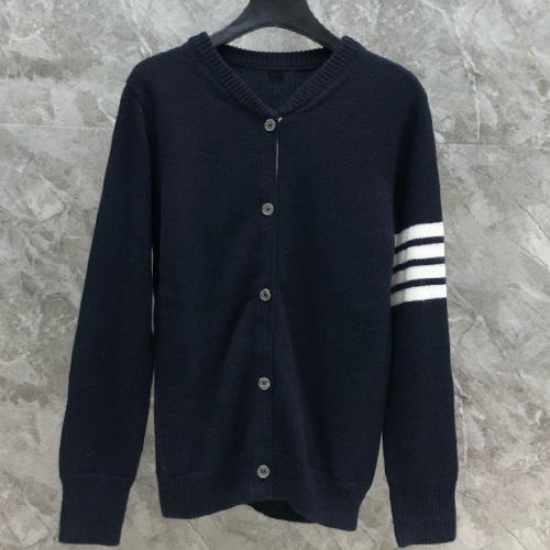 [홍콩명품.THOME BROWNE] 톰브라운 25SS 로고 4바 라운드넥 캐시미어 니트 가디건 (3컬러), BM20204, TB1, 홍콩명품의류,구매대행,온라인명품