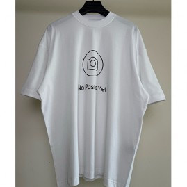 [홍콩명품.VETEMENTS] 베트멍 25SS 로고 그래픽 프린트 반팔 티셔츠 (화이트), BM20667, VT, 홍콩명품의류,구매대행,온라인명품