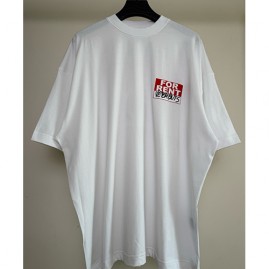 [홍콩명품.VETEMENTS] 베트멍 25SS 로고 그래픽 프린트 반팔 티셔츠 (화이트), BM20668, VT, 홍콩명품의류,구매대행,온라인명품