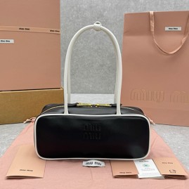 [홍콩명품, MiuMiu] 미우미우 25SS 로고 Beau 볼링백 (블랙), BGM4771, BDA, 홍콩명품가방,명품쇼핑몰,크로스백,핸드백,구매대행