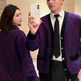 [홍콩명품.LOUIS VUITTON] 루이비통 25SS 로고 모노그램 V넥 니트 가디건 (퍼플), BM20918, KB, 홍콩명품의류,구매대행,온라인명품