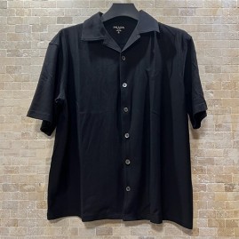 [가격문의][홍콩명품,PRADA] 프라다 25SS 삼각로고 반팔 남방 셔츠 (블랙), BM21041, JU, 홍콩명품의류,구매대행,온라인명품