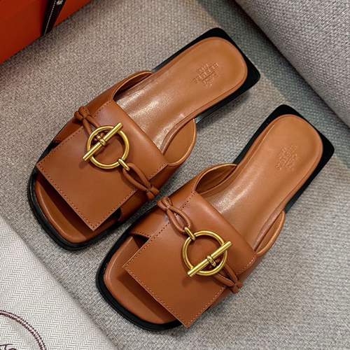 [홍콩명품.Hermes] 에르메스 25SS 로고 여성 레더 가죽 굽 샌들 (브라운), SE5310, GHS, 명품스니커즈,운동화,구두,로퍼,하이탑,신발