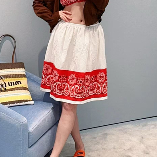 [홍콩명품,MIU MIU] 미우미우 25SS 로고 여성 패턴 미디 스커트 (화이트-레드), BM21248, MR, 홍콩명품의류,구매대행,온라인명품