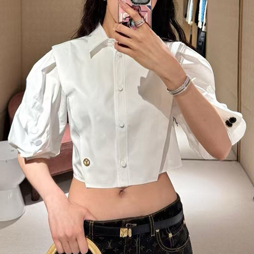 [홍콩명품.LOUIS VUITTON] 루이비통 25SS 로고 여성 쇼트 블라우스 셔츠 (화이트), BM21253, MR, 홍콩명품의류,구매대행,온라인명품