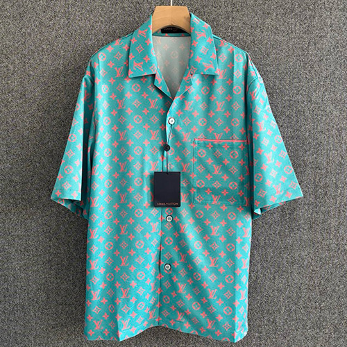 [홍콩명품.LOUIS VUITTON] 루이비통 25SS 로고 모노그램 반팔 남방 셔츠 + 쇼츠 반바지 상하의 세트 (스카이블루), BM21386, JU, 명품레플리카,미러급,온라인쇼핑몰사이트