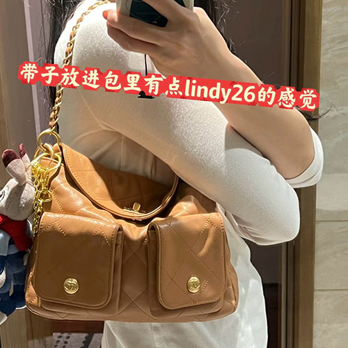 [홍콩명품.CHANEL] 샤넬 25SS 로고 레더 가죽 호보백 크로스백 (브라운-금장), BGM4907, BDA, 홍콩명품가방,명품쇼핑몰,크로스백,핸드백,구매대행