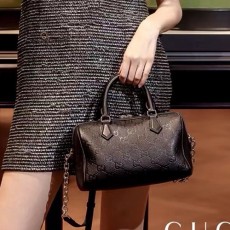 [홍콩명품.Gucci] 구찌 25SS 로고 GG 엠블럼 스몰 탑 핸들 숄더백 블랙 가죽 815255 AAEEM 1000, BGM5052, GU2, 홍콩명품가방,명품쇼핑몰,크로스백,핸드백,구매대행