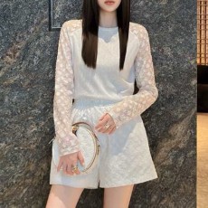 [홍콩명품.LOUIS VUITTON] 루이비통 25SS 로고 여성 긴팔 티셔츠 + 미니 쇼츠 반바지 핫팬츠 상하의 세트 (화이트), BM21781, TBG, 레플리카의류,미러급사이트