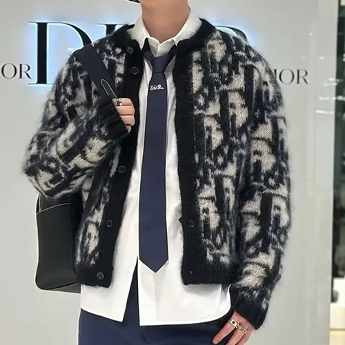 [홍콩명품,Christian Dior] 디올 25SS 로고 오블리크 라운드넥 모헤어 니트 가디건, BM21890, KB, 레플리카의류,미러급사이트