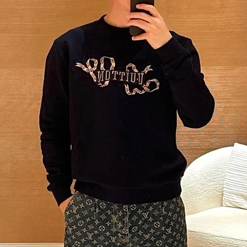 [홍콩명품.LOUIS VUITTON] 루이비통 25SS 로고 그래픽 맨투맨 티셔츠 (2컬러), BM22117, JU, 레플리카의류,미러급사이트