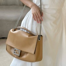 [홍콩명품,FENDI] 펜디 25SS 로고 BAGUETTE 크로스백 (카라멜), BGM5193, BDA, 홍콩명품가방,명품쇼핑몰,크로스백,핸드백,구매대행