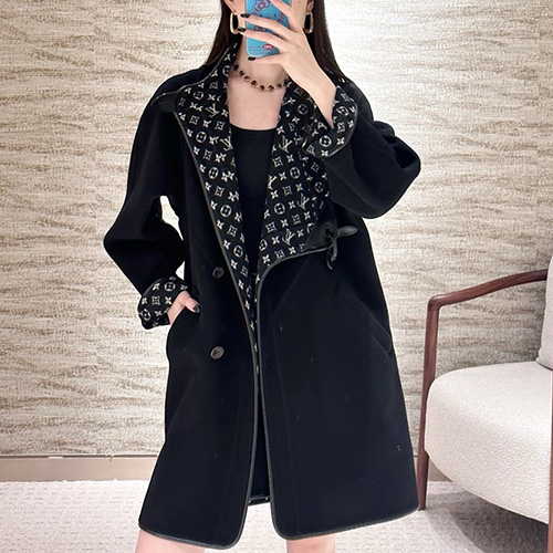 [홍콩명품.LOUIS VUITTON] 루이비통 25SS 로고 여성 모노그램 롱 코트 자켓 (블랙), BM22513, MC, 레플리카의류,미러급사이트