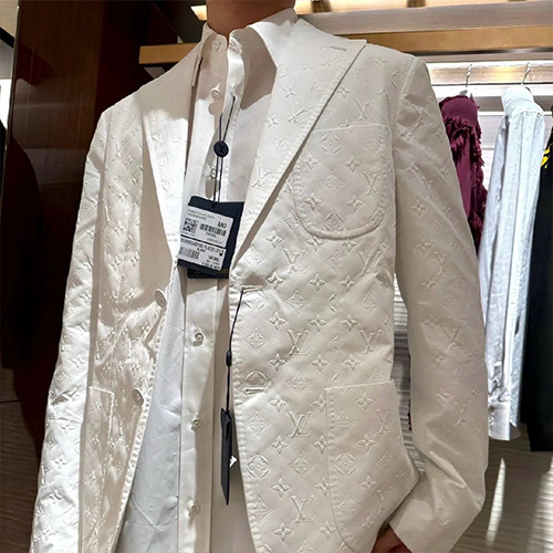 홍콩명품.LOUIS VUITTON] 루이비통 25SS 로고 모노그램 정장 수트 (화이트), BM22566, KB, 레플리카의류,미러급사이트