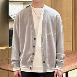 [가격문의][홍콩명품,Christian Dior] 디올 25SS 로고 자수 캐시미어 V넥 니트 가디건 (그레이), BM22769, S1F, 레플리카의류,미러급사이트