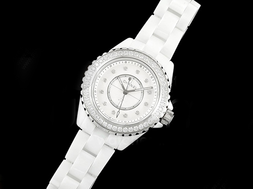 [홍콩명품.CHANEL] 샤넬 J13 33mm 다이아몬드 베젤 화이트 세라믹 화이트 다이얼 쿼츠/밧데리 여자시계 여성용