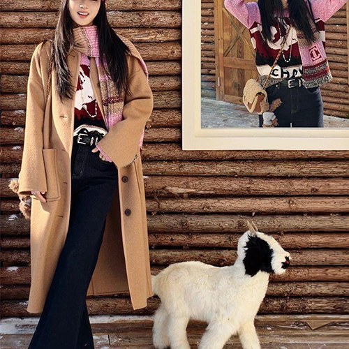 홍콩명품.LOUIS VUITTON] 루이비통 25SS 로고 여성 라운드넥 코트 자켓 1AHYHF (브라운), BM22858, TOM, 레플리카의류,미러급사이트