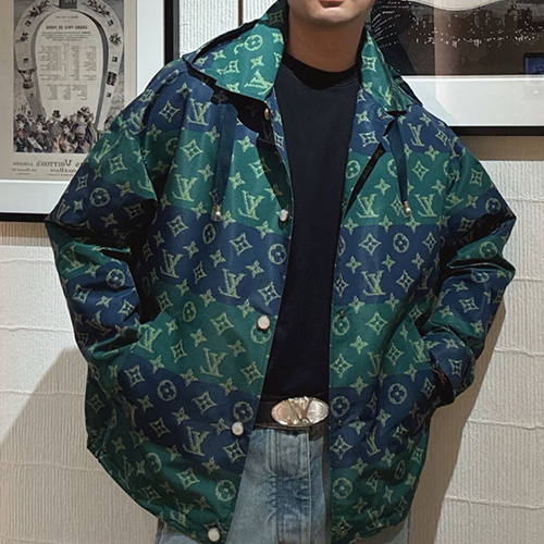 [홍콩명품.LOUIS VUITTON] 루이비통 25SS 로고 모노그램 카라 바람막이 자켓 (그린), BM22940, KB, 레플리카의류,미러급사이트