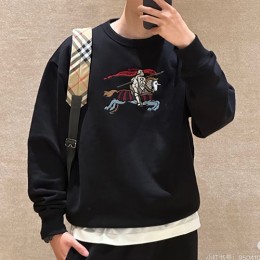 [홍콩명품.Burberry] 버버리 25SS 로고 그래픽 자수 맨투맨 티셔츠 (블랙), BM22968, KB, 레플리카의류,미러급사이트