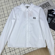 [홍콩명품,MIU MIU] 미우미우 25SS 로고 자수 여성 남방 셔츠 (2컬러), BM23259, PG, 레플리카의류,미러급사이트