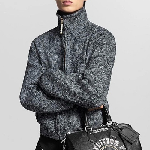[홍콩명품.LOUIS VUITTON] 루이비통 25SS 로고 울 캐시미어 터틀넥 봄버 자켓 (그레이), BM23302, YS, 레플리카의류,미러급사이트