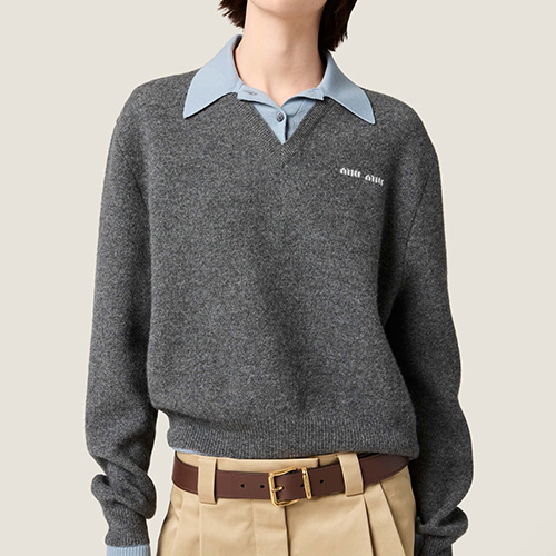 [홍콩명품,MIU MIU] 미우미우 25SS 로고 2톤 카라 셔츠 니트 스웨터 (그레이), BM23405, JL, 레플리카의류,미러급사이트