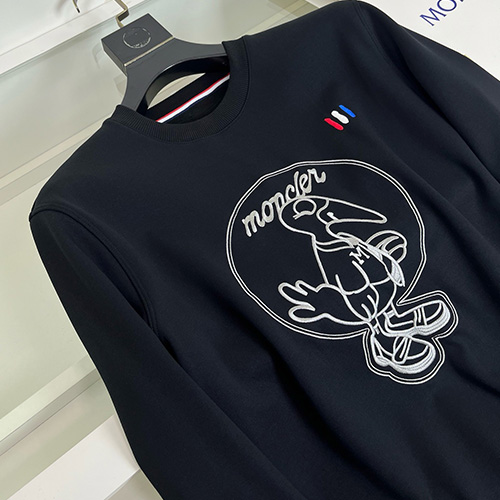 [홍콩명품.MONCLER] 몽클레어 25SS 로고 그래픽 자수 맨투맨 티셔츠 (3컬러), BM23641, HH, 레플리카의류,미러급사이트