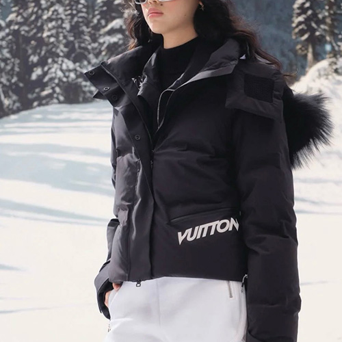 [홍콩명품.LOUIS VUITTON] 루이비통 25SS 로고 여성 모노그램 폭스퍼 후드 다운 패딩 자켓 (블랙), BM24014, MC, 레플리카의류,미러급사이트