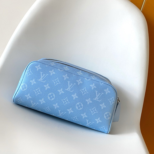 [홍콩명품.LOUIS VUITTON] 루이비통 25SS 로고 모노그램 도프 키트 토일레트리 백 (스카이블루), BGM5409, GU2, 홍콩명품가방,명품쇼핑몰,크로스백,핸드백,구매대행
