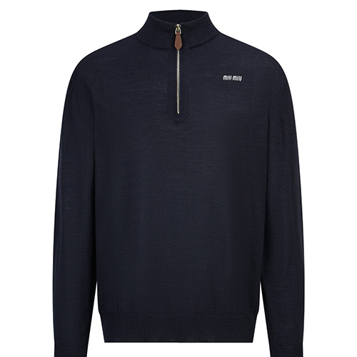 [홍콩명품,MIU MIU] 미우미우 26SS 로고 터틀넥 하프지퍼 니트 스웨터 (네이비), BM24308, JL, 레플리카의류,미러급사이트