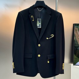 [가격문의][홍콩명품,FENDI] 펜디 26SS 로고 펜다체 핀 장식 정장 수트 자켓 (블랙), BM24355, 레플리카의류,미러급사이트